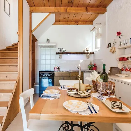 Awesome In Barbat With Kitchen Apartament *