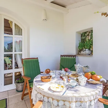 Awesome In Barbat With Kitchen Apartament Barbat na Rabu