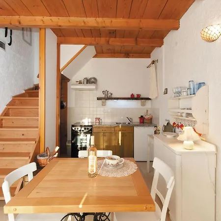 Apartament Awesome In Barbat With Kitchen